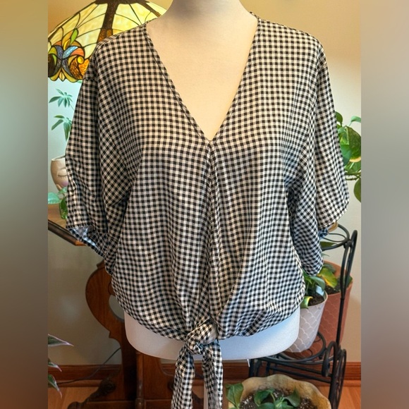 Ariella Black and White Checkered Tie-Front Blouse Size Medium - Picture 1 of 13
